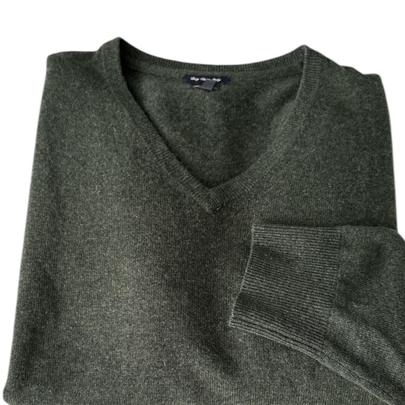 L. L. Bean 100% Cashmere V Neck Sweater, Men’s  Size Large - Picture 5 of 8